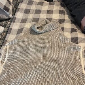 GAP Gray Sleeveless Sweater Poncho